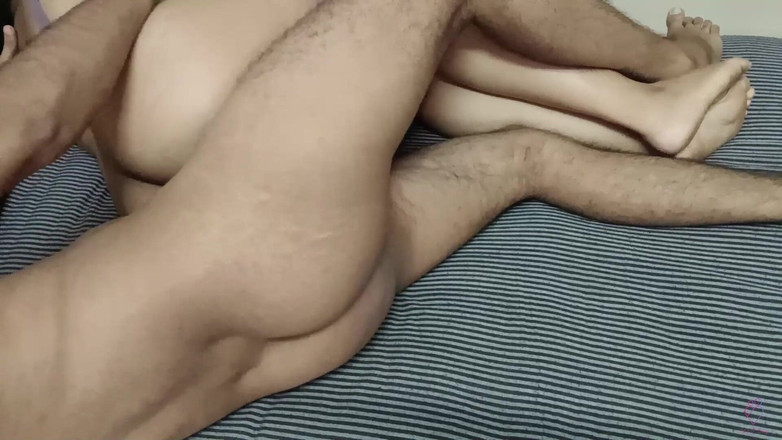 LetsFbaby: Istri India yang cantik pengen dientot habis-habisan sepanjang waktu