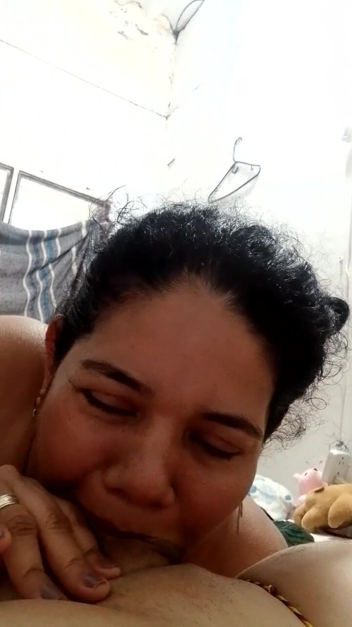 Valkyrieandluigy: 彼女は私にアナルを抱いてほしいと言っています