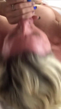 Howdy Děvka: Blonďatá MILFka je ošukaná v jejích botách