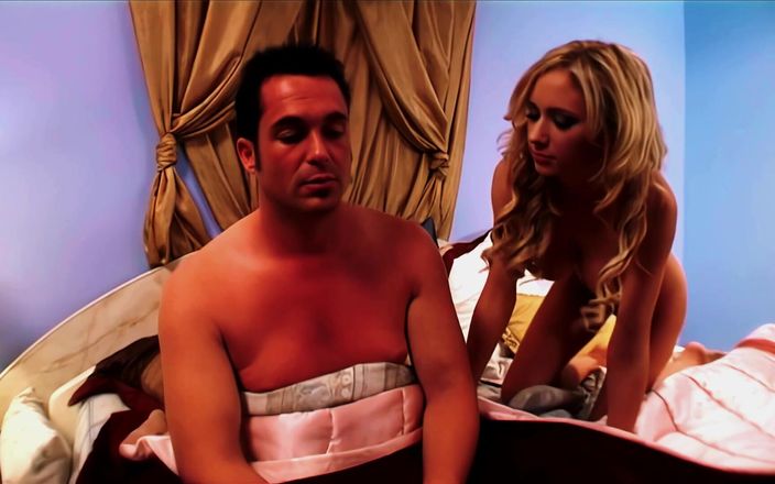 FapFlare: Allie sin und Hillary Scotts dreckige münder trinken sperma