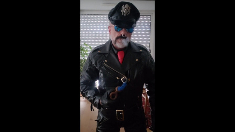 MusclesCigarsFFPig: Red Tie in Full Langlitz