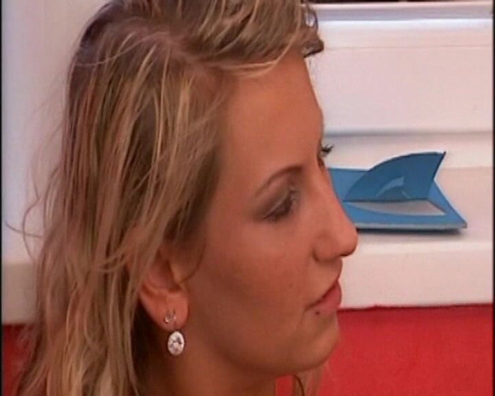 Horny girls want to fuck: ホットな美女たち、ワイルドなパッシーパウンド、そしてレズビアンの挑発