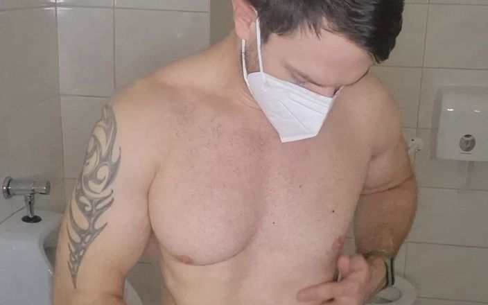 Physexiotherapy: Rasage et masturbation sur les toilettes à l’hôpital