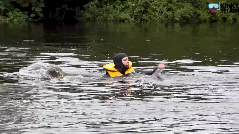 UKCuteGirl: Lifejacket &amp; Cosy Wetsuit Saves Lucy From River Disaster
