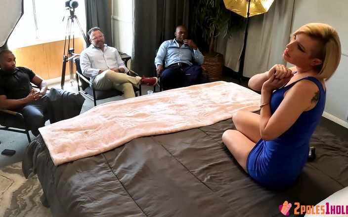 CreamPiled: Mamă sexy Kyla se pregătește pentru vagul ei dublu cu 2...