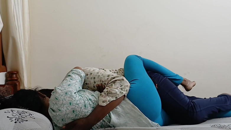 Desisexqueen: 初めてのインドデシのシークレットセックス、隣人とのセックス