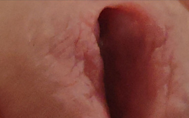 Straight Daddy Club: Lỗ kéo dưới cần được bôi trơn trước khi tận hưởng.