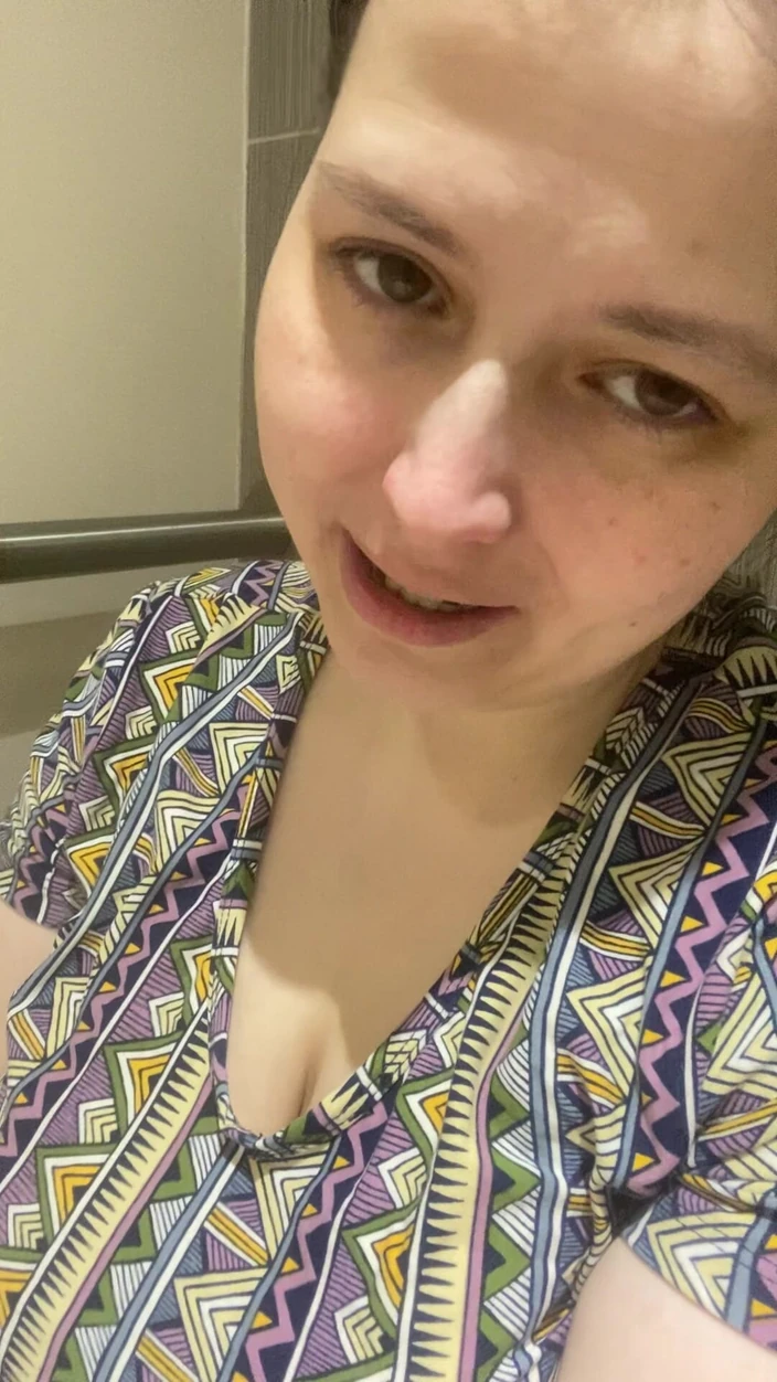 MissChrystalline: Orgasm in the Bathroom Stall