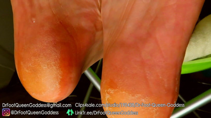Dr. Foot Queen Goddess: Wet oil sole rub part 1