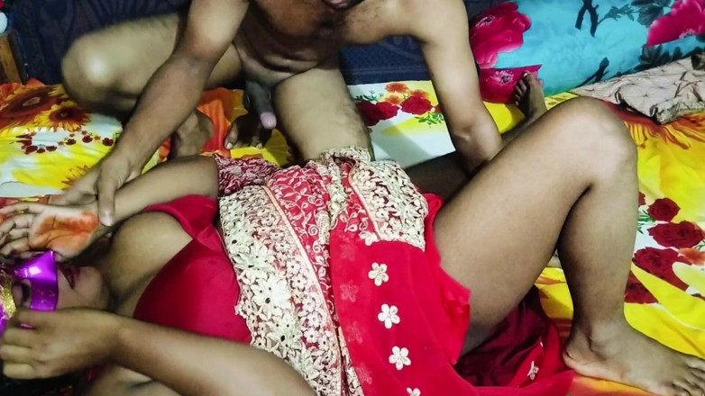 Sexybou69: Hintli kadın erkek arkadaşıyla sert sikişiyor ve edepsizce konuşuyor.