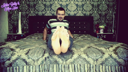 Goddess Misha Goldy: B-postfälla för patetisk bisexuell fotslyna från Alpha Par!