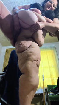 Sert patron sonunda fışkırtarak boşalıyor