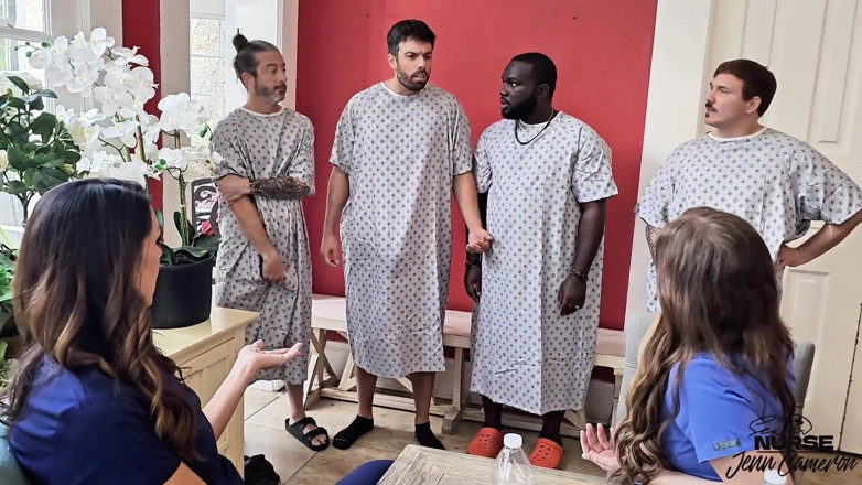 Sexy Nurse Jenn: क्या आप हमारी स्वास्थ्य टीम में शामिल होंगे