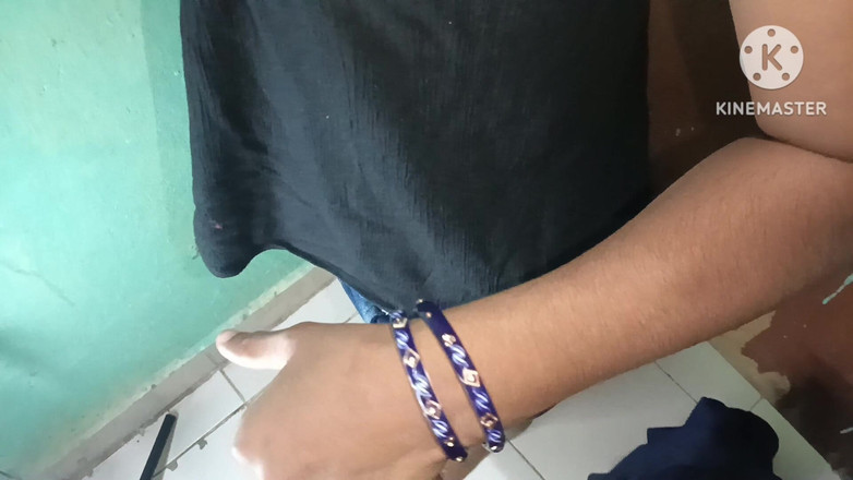 Raniki chut: インディアン・ビレッジの彼女が友達の家でセックス