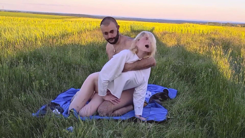 Livingcolors-vip: Premium - la splendida bionda russa viene scopata nel culo prima...