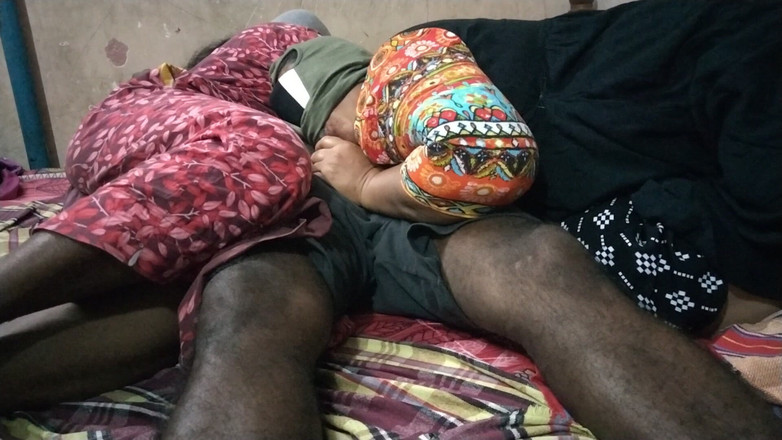 Benita sweety: 어린 소년과의 타밀 레즈 아줌마 핫한 섹스