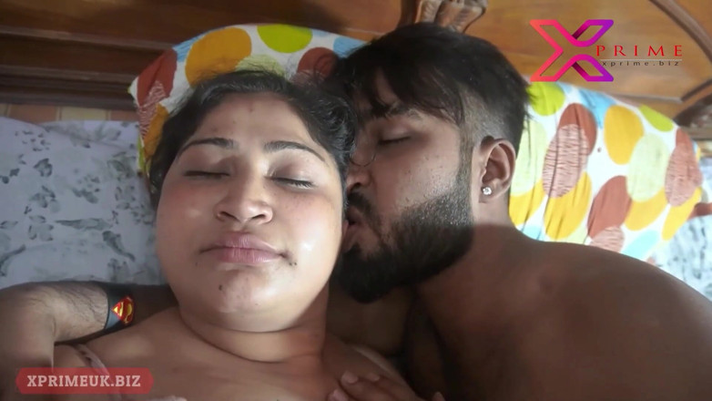 Indian Erotica: Cuplu sexy care face sex dimineața