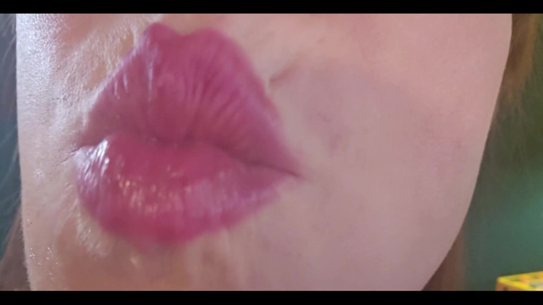 MistressThrope: Ruining My Teeth with Some Sugar-free Candy