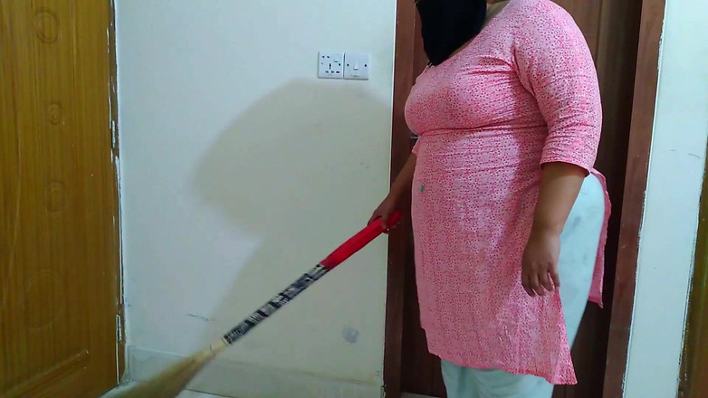 Aria Mia: Arab Maid Fucked by Boss When She Cleaning Room!