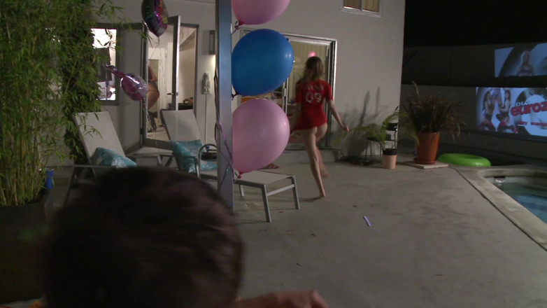 Hefburg: Girls gone wild after party