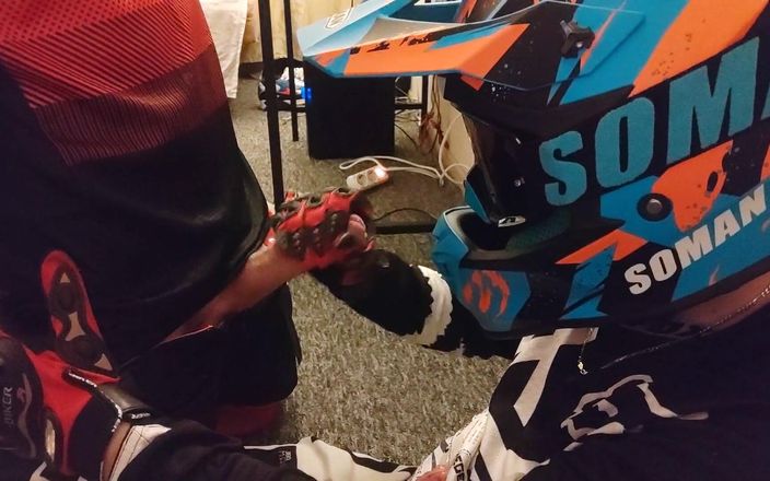 Sneakersmax98: Motocross Guy Jerks off After Sex to His Partner