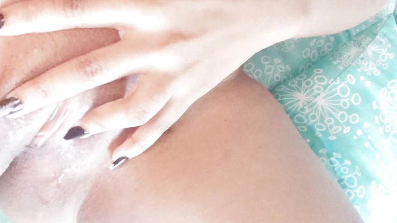 Brunnete Sofi: I Have a Juicy Little Pussy