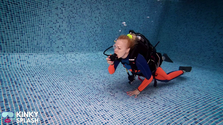 UKCuteGirl Lucy Lauren: Scuba Retreat Day 2 - Sneaky Sparkly Plug Spotted by My Instructor