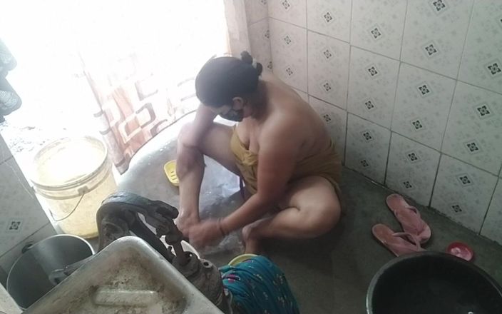 Desi_bhabhi121: Обнаженная ванная дези бхабхи