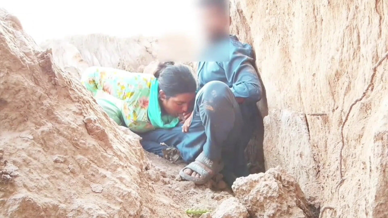 Abida sexy: Outdoor Desi Sex