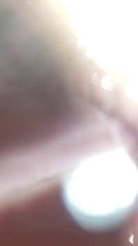 Lihat di dalam dubur saya dengan palam punggung kaca saya