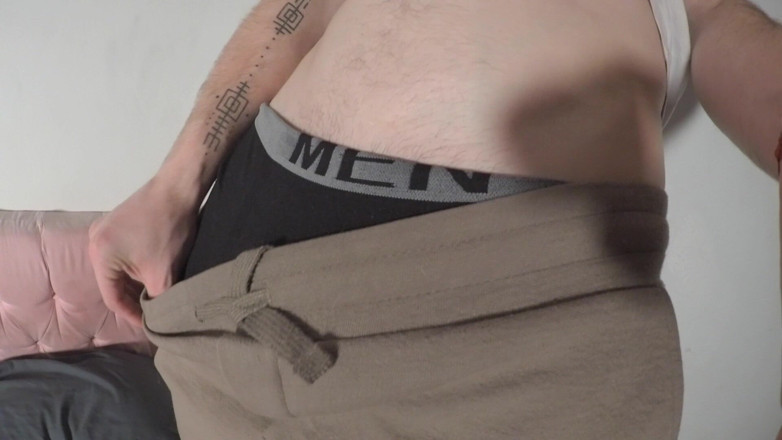 Tonny Maden: Huge Massive Cumshot From Monster Cock!