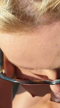 Amber Jayne tar monstercock i skotska bergen