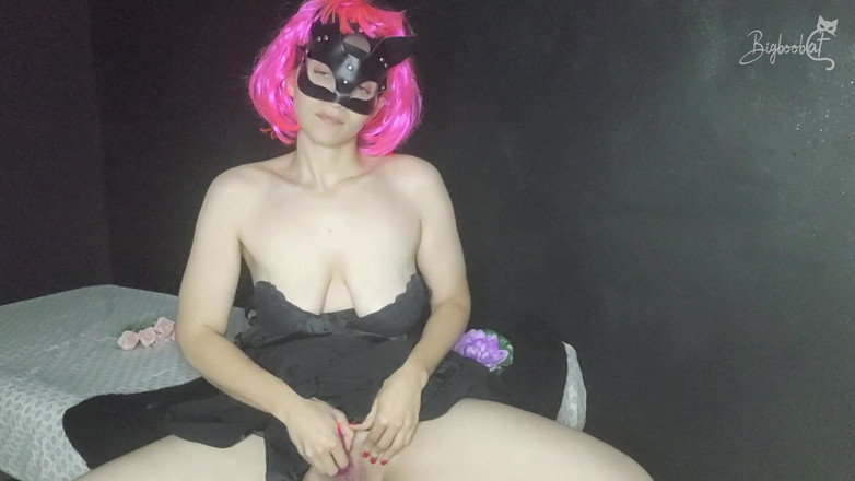 Big boob cat: Hai, aku adalah Kitten of Your Dreams. Kamu mau main...