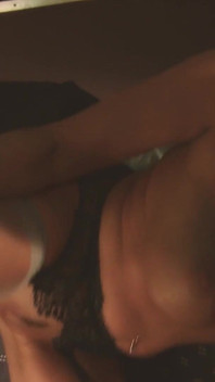 Scene de zbor sexy - 3_lesbian de zbor decid să-și testeze vibratoarele la mijlocul zborului