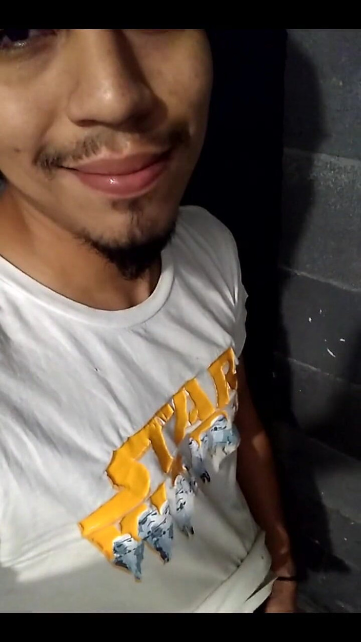 AlexAlejandro13: バスルームで私を見る場所 セクシーな男の子 エッチな 大きな面白いペニス