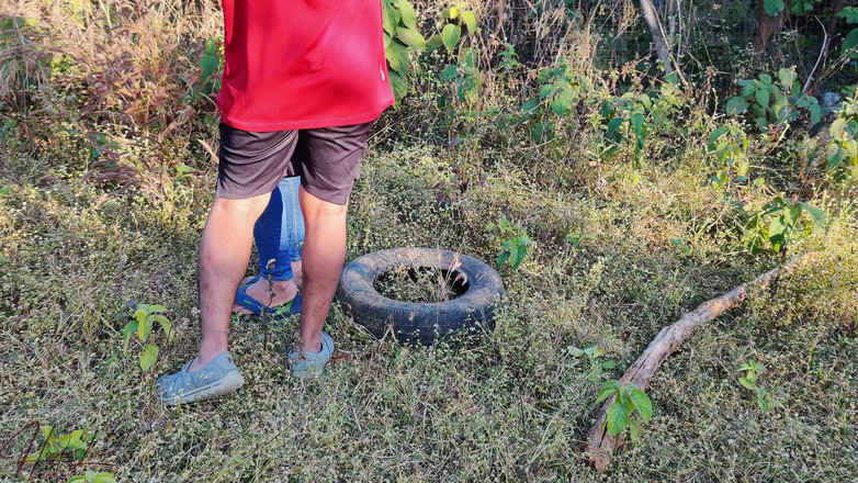 Hope Love: Studentessa con culo grosso scopata nella foresta in piedi a...