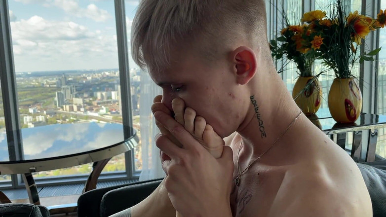 Falcon Al: Zdeprawowane bliźniaki pieprzą się w ciasnych dziurach, podczas gdy macocha...