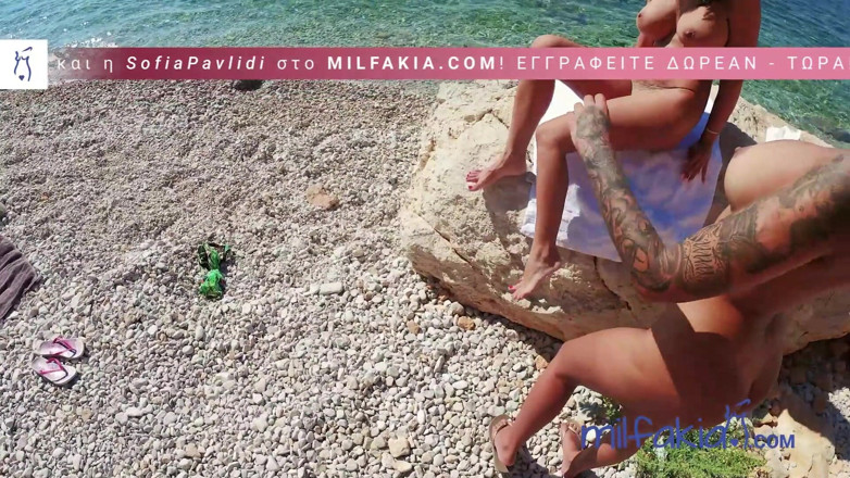 Milfakia: Ділитися – це турбота: гарячий трах утрьох з 2 неслухняними повіями Софією Павліді та Розою Розіта! Milfakia