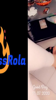 Arap sahibe rola kölenin yüzüne tokat atıyor