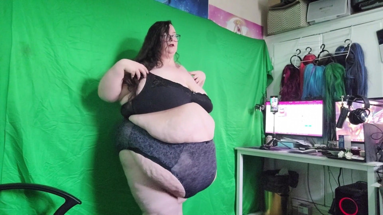SSBBWLadyBrads: Movimenti sensuali e spogliarello sSBBW