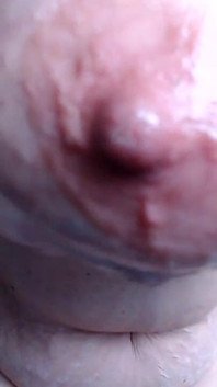 Tette ghiacciate per il martedì titty. Stavo cercando di essere un buon sottomesso per il mio master.