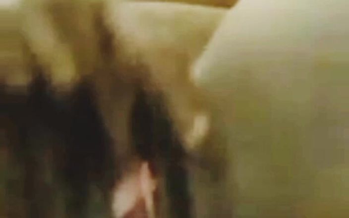 Me and my new slut: Elle jouit enfin, orgasme de masturbation mutuelle
