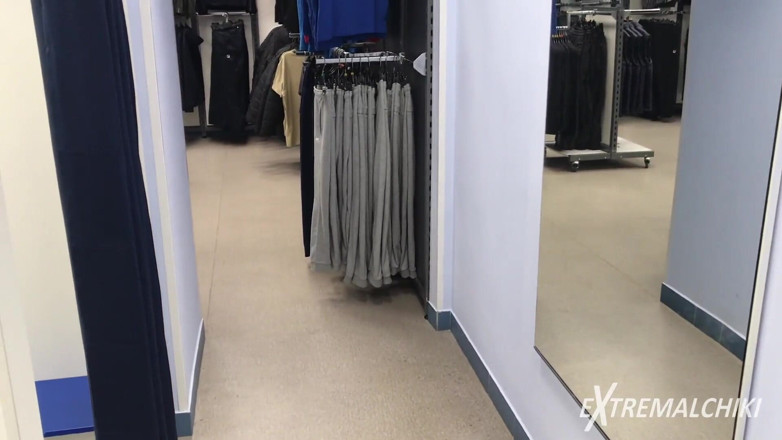Extremalchiki: Great cumshot fitting room