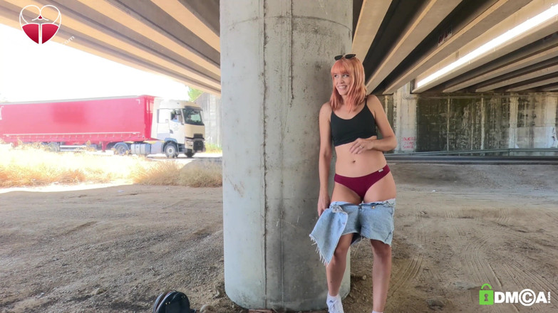 Candystart Videos: Ryzykowna masturbacja pod mostem