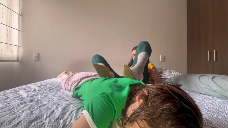 scarlettandc: 女同玩耍时间