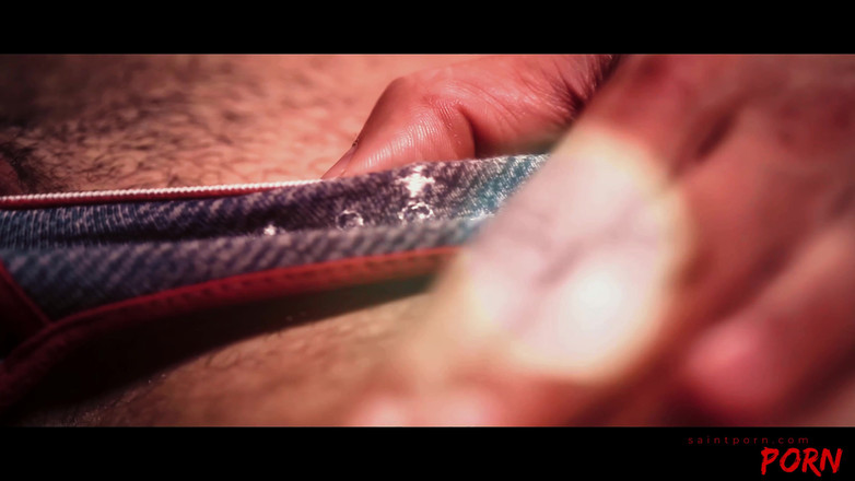 SaintPorn: У Нілли є свій перший старший чоловік