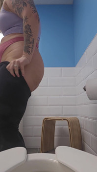 Esposa Caliente Lexi Love Ama Escabullirse Para Mostrar Su Apretado Culo Virgen