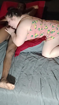 Pawg yarak yiyor harika şişman yarak derine iniyor