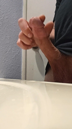 Themilkman618: Bbc masturbation im badezimmer, abspritzen im Waschbecken und zeitlupe-replay