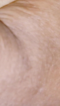 Mẹ kế tận hưởng việc cho ăn